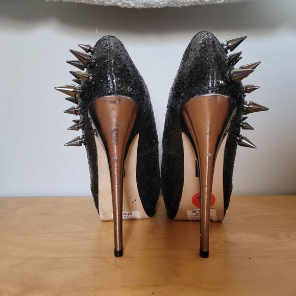Madonna's Truth or Dare Spike Heels - Picture 4 of 8